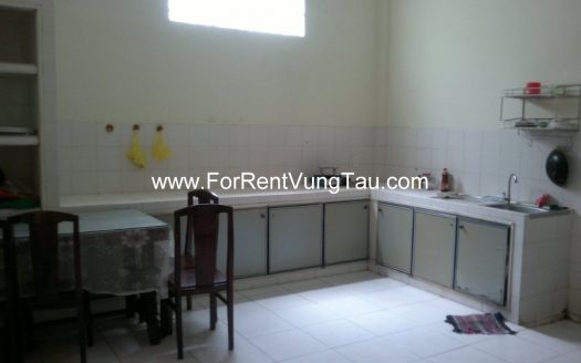 HOUSE FOR RENT IN BETWEEN ROADS: VO THI SAU, AU CHAU, HOANG HOA THAM B38