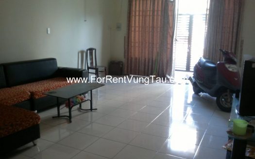 HOUSE FOR RENT IN BETWEEN ROADS: VO THI SAU, AU CHAU, HOANG HOA THAM B38