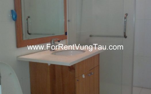 HOUSE FOR RENT IN BETWEEN ROADS: VO THI SAU, AU CHAU, HOANG HOA THAM B38