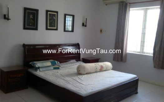 HOUSE FOR RENT IN BETWEEN ROADS: VO THI SAU, AU CHAU, HOANG HOA THAM B38
