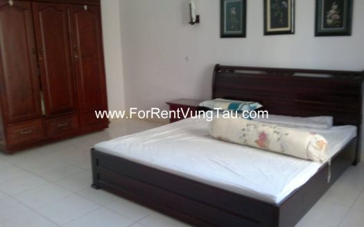 HOUSE FOR RENT IN BETWEEN ROADS: VO THI SAU, AU CHAU, HOANG HOA THAM B38