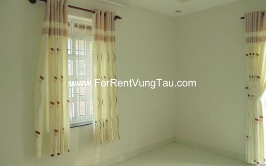 WHITE HOUSE FOR RENT AND SALE IN BACK BEACH AREA, VUNG TAU CITY B143