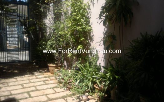 SEA AND HILL HOUSE FOR RENT IN PHAN CHU TRINH STREET, VUNG TAU CITY B136