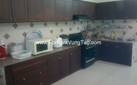 SEA AND HILL HOUSE FOR RENT IN PHAN CHU TRINH STREET, VUNG TAU CITY B136