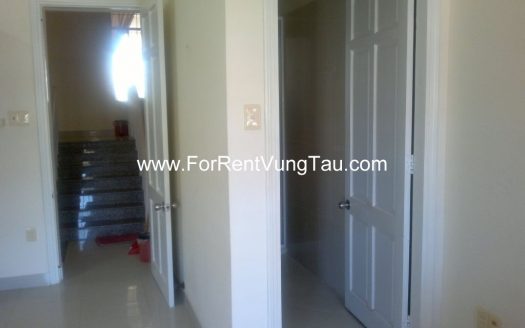 SEA AND HILL HOUSE FOR RENT IN PHAN CHU TRINH STREET, VUNG TAU CITY B136