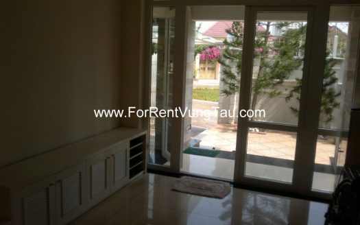 COMFORTABLE VILLA FOR RENT IN BACK BEACH VUNG TAU B177