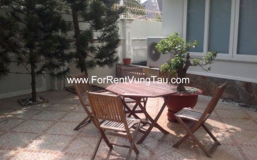 COMFORTABLE VILLA FOR RENT IN BACK BEACH VUNG TAU B177