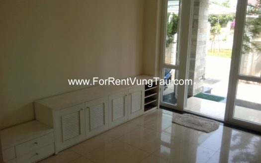 COMFORTABLE VILLA FOR RENT IN BACK BEACH VUNG TAU B177