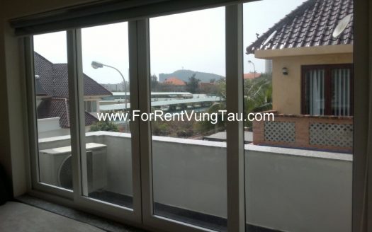 COMFORTABLE VILLA FOR RENT IN BACK BEACH VUNG TAU B177