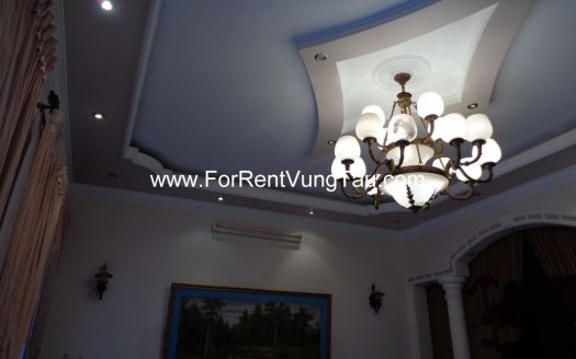DELUXE VILLA RENTAL IN BACK BEACH B196