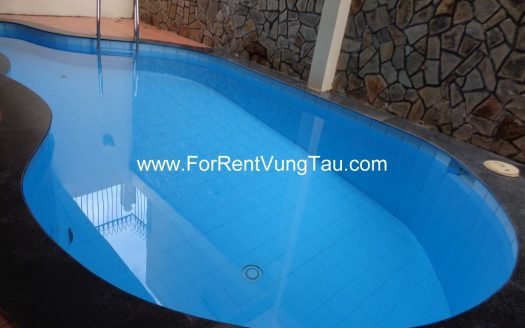 DELUXE VILLA RENTAL IN BACK BEACH B196