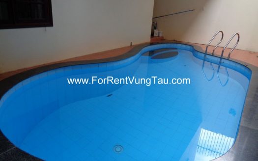 DELUXE VILLA RENTAL IN BACK BEACH B196