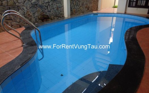 DELUXE VILLA RENTAL IN BACK BEACH B196