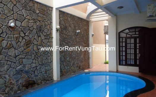 DELUXE VILLA RENTAL IN BACK BEACH B196