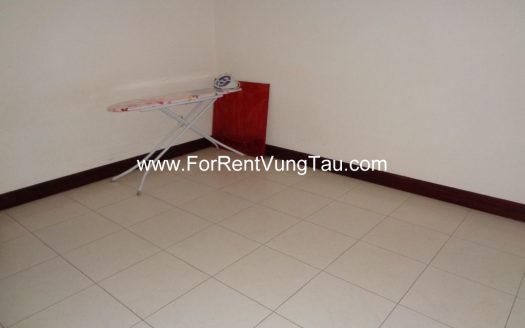 DELUXE VILLA RENTAL IN BACK BEACH B196