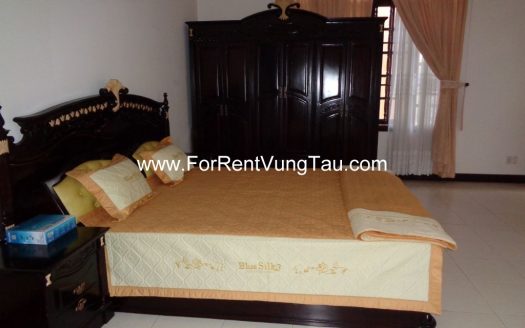 DELUXE VILLA RENTAL IN BACK BEACH B196