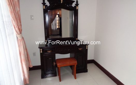 DELUXE VILLA RENTAL IN BACK BEACH B196
