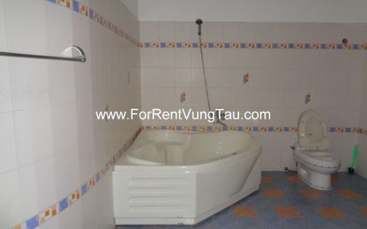 DELUXE VILLA RENTAL IN BACK BEACH B196