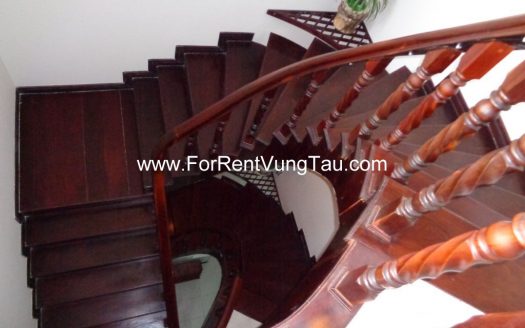 DELUXE VILLA RENTAL IN BACK BEACH B196