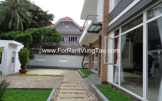 SUPER MODERN VILLA FOR RENT IN HEART OF FRONT BEACH VUNG TAU B151