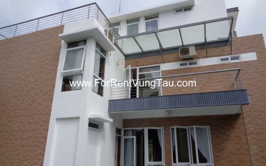SUPER MODERN VILLA FOR RENT IN HEART OF FRONT BEACH VUNG TAU B151
