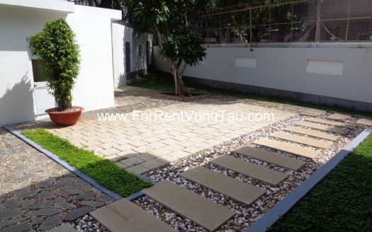 SUPER MODERN VILLA FOR RENT IN HEART OF FRONT BEACH VUNG TAU B151