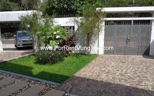 SUPER MODERN VILLA FOR RENT IN HEART OF FRONT BEACH VUNG TAU B151