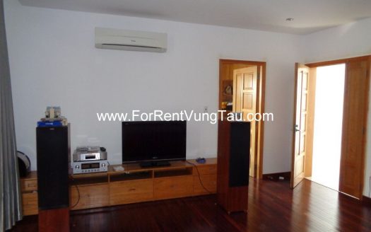 FRONT BEACH SUPER LUXURY VILLA RENTAL IN VUNG TAU B242