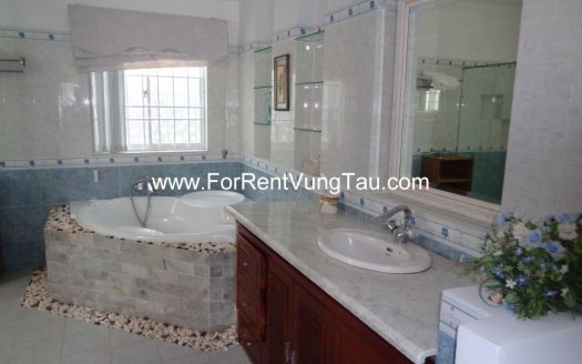 MINI VILLA OPPOSITE BEACH RENTAL IN VUNG TAU B25