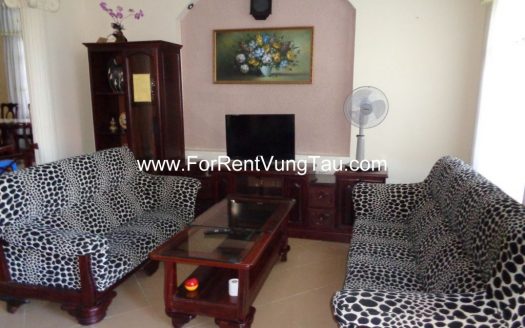QUIETLY VILLA IN LAC LONG QUAN B128
