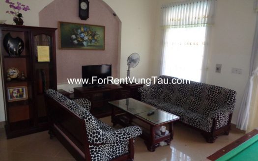 QUIETLY VILLA IN LAC LONG QUAN B128