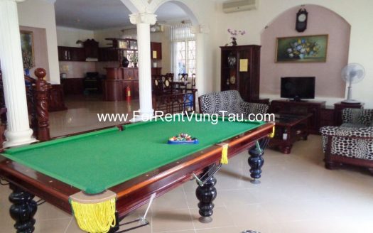 QUIETLY VILLA IN LAC LONG QUAN B128