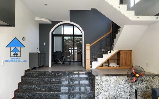 BEAUTIFUL HOUSE WITH GARDEN ON LE LOI STREET, VUNG TAU B1356