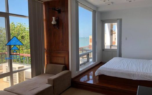 VILLA FOR LIVING/WORKING SPACE RENTAL DOI SU FRONT BEACH B549