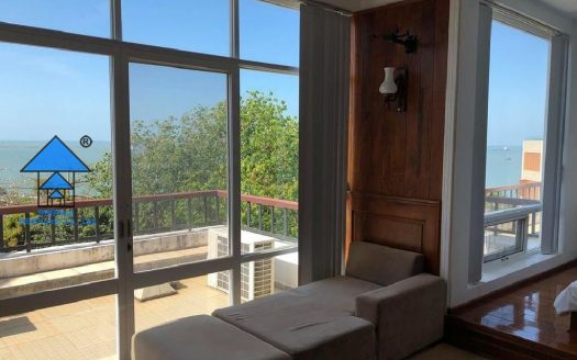 VILLA FOR LIVING/WORKING SPACE RENTAL DOI SU FRONT BEACH B549